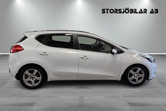 Kia Ceed 2 of 5