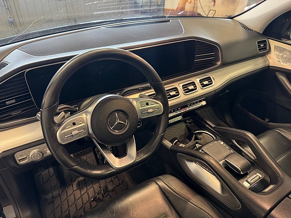 Mercedes-Benz GLE300 d 16 of 24