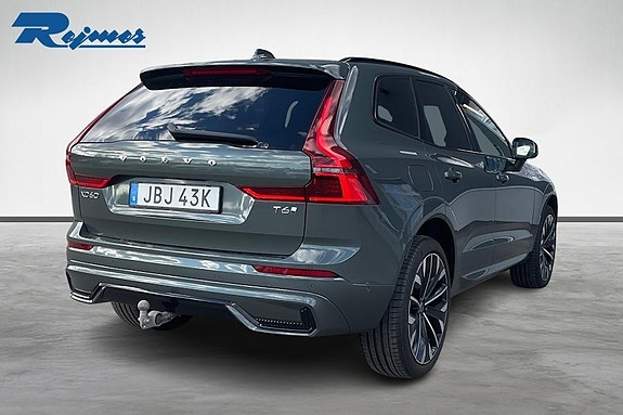 Volvo XC60 2 of 5