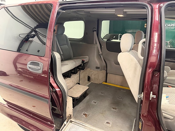Chevrolet Uplander 7 of 13