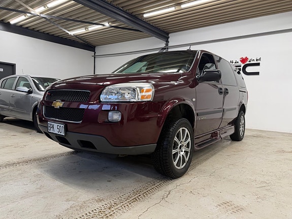 Chevrolet Uplander 2 of 5