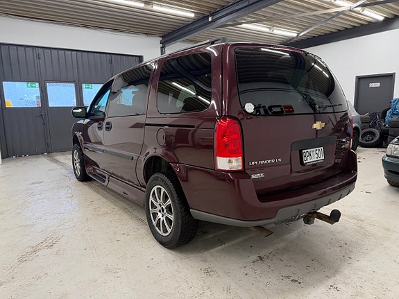 Chevrolet Uplander 3 of 5