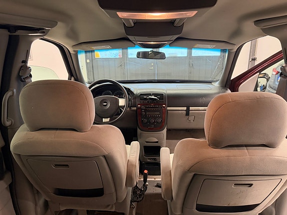 Chevrolet Uplander 8 of 13