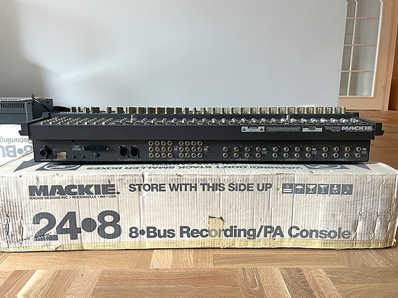 Product image 2 of 8