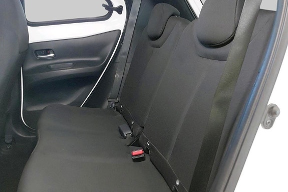 Toyota Aygo X 8 of 11