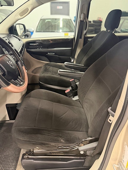 Dodge Grand Caravan 12 of 14