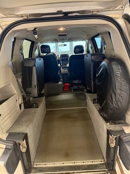 Dodge Grand Caravan 6 of 14