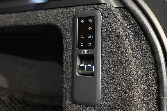 Land Rover Range Rover 27 of 30