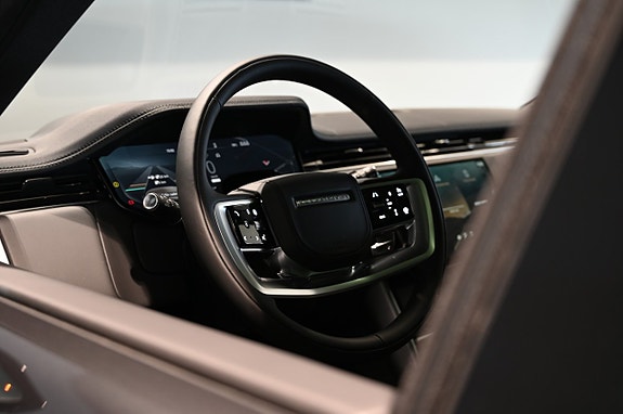 Land Rover Range Rover 18 of 30