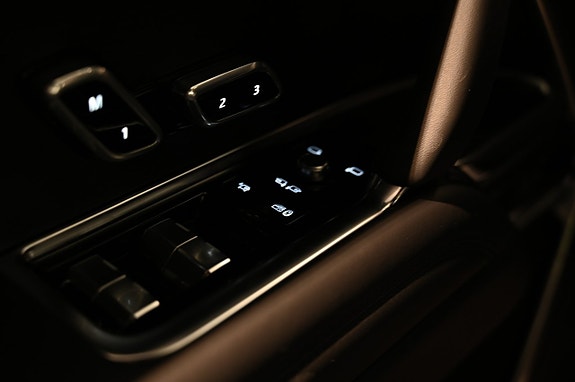 Land Rover Range Rover 22 of 30