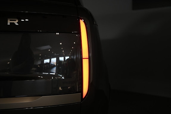 Land Rover Range Rover 30 of 30