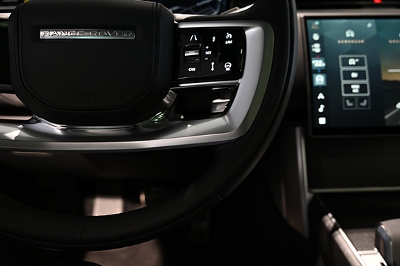 Land Rover Range Rover 17 of 30