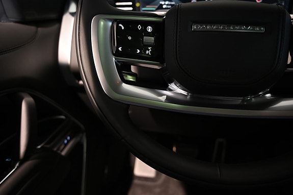 Land Rover Range Rover 16 of 30