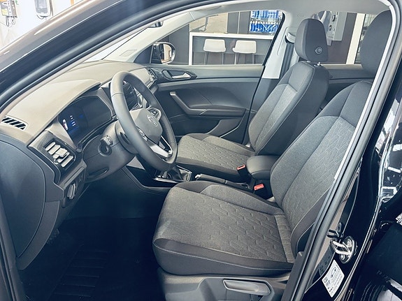 Volkswagen T-Cross 13 of 24
