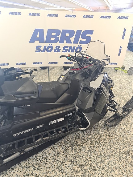 Polaris 800 TITAN XC 155 800 TITAN XC 155 Abris sjö o snö Särna 3 of 5