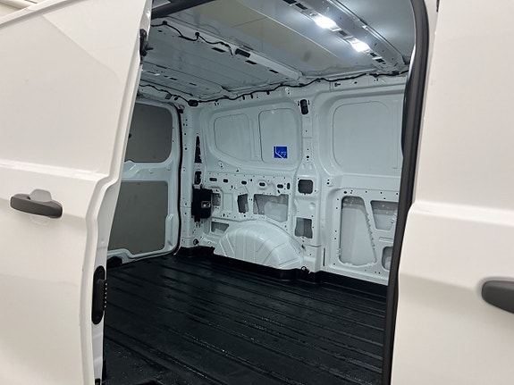 Ford Transit Custom 12 of 25