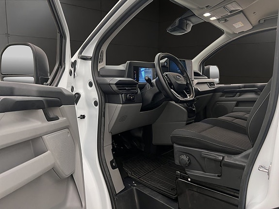 Ford Transit Custom 13 of 25