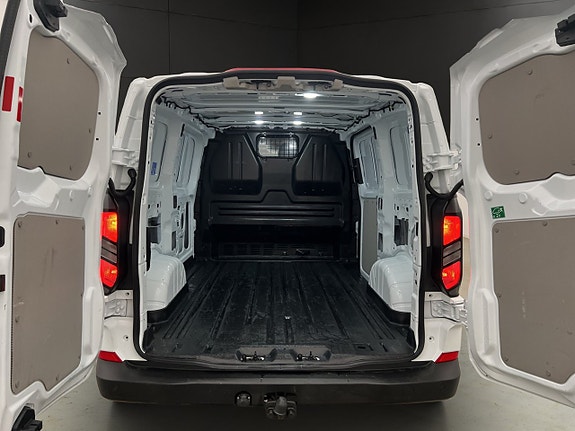 Ford Transit Custom 11 of 25