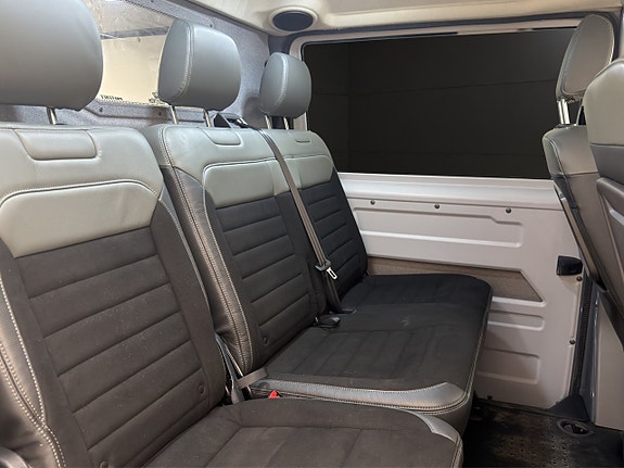 Volkswagen Transporter 26 of 30