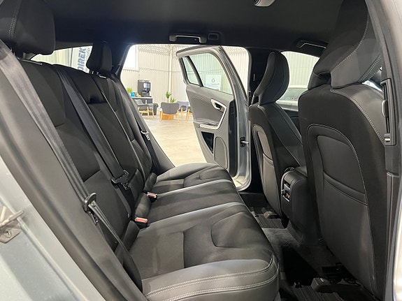 Volvo V60 25 of 30