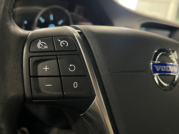 Volvo V60 13 of 30