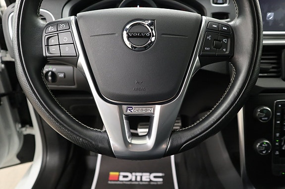 Volvo V40 14 of 20