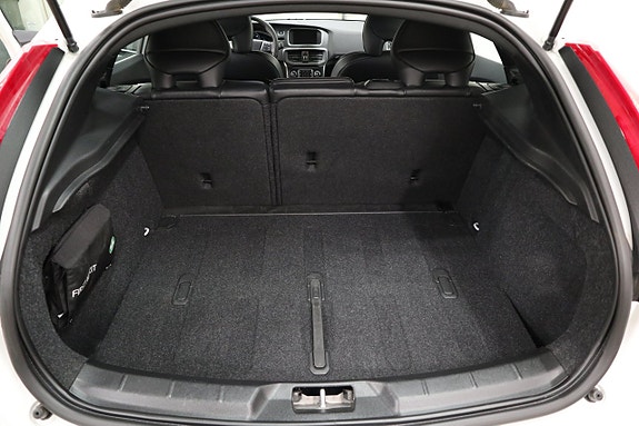 Volvo V40 13 of 20