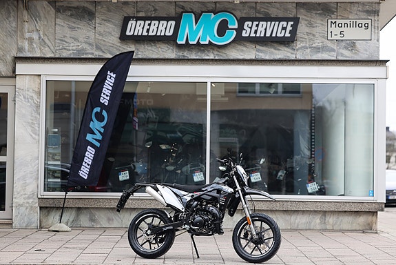 Peugeot XP6 | Svart | Crossmoped | 45km/h