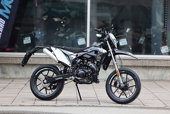 Peugeot XP6 | Svart | Crossmoped | 45km/h 2 of 12