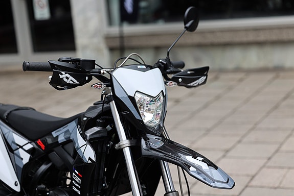 Peugeot XP6 | Svart | Crossmoped | 45km/h 5 of 12