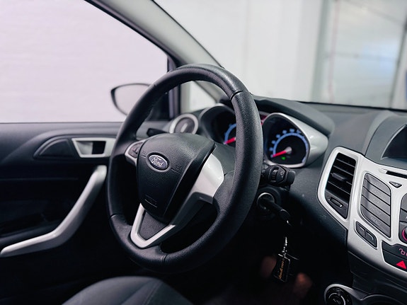 Ford Fiesta 5 of 19