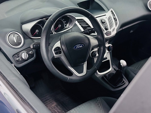 Ford Fiesta 9 of 19