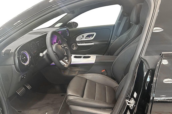 Mercedes-Benz CLA350 10 of 13