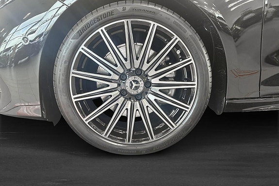 Mercedes-Benz CLA350 5 of 5