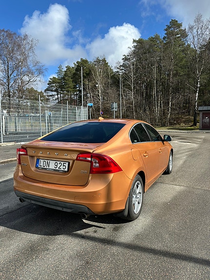Volvo S60 3 of 5