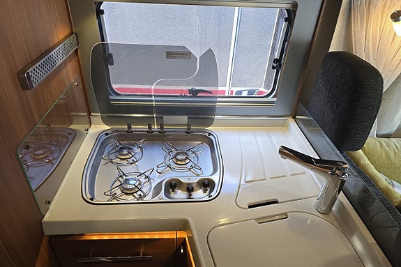 Niesmann Arto 88 LE 3.0 177hk Hyd stödben/ACx2/Webasto/Inverter/Drag 20 of 30