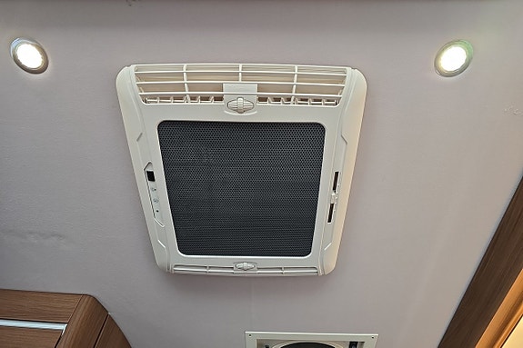Niesmann Arto 88 LE 3.0 177hk Hyd stödben/ACx2/Webasto/Inverter/Drag 30 of 30