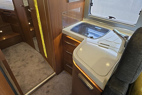 Niesmann Arto 88 LE 3.0 177hk Hyd stödben/ACx2/Webasto/Inverter/Drag 19 of 30