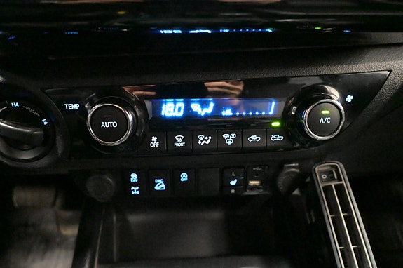 Toyota HiLux 19 of 21