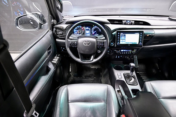 Toyota HiLux 12 of 21