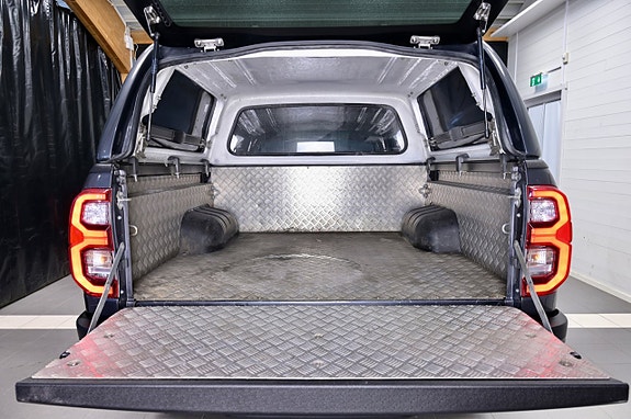 Toyota HiLux 7 of 21