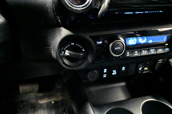 Toyota HiLux 17 of 21