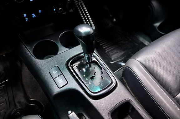 Toyota HiLux 16 of 21