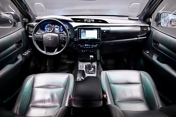 Toyota HiLux 11 of 21