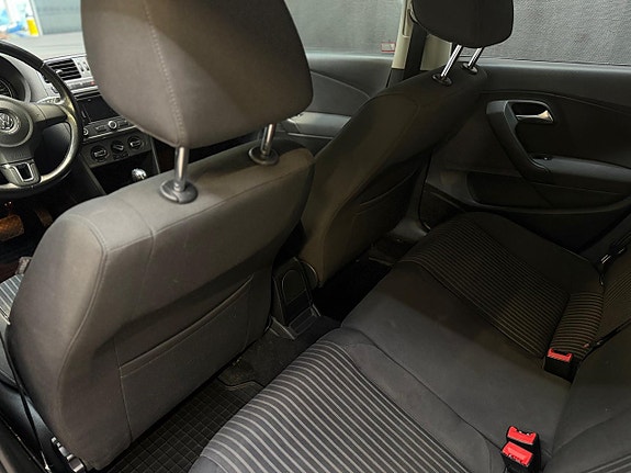 Volkswagen Polo 18 of 22