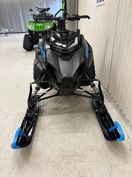 Arctic Cat Catalyst M 600 146" 3 of 9