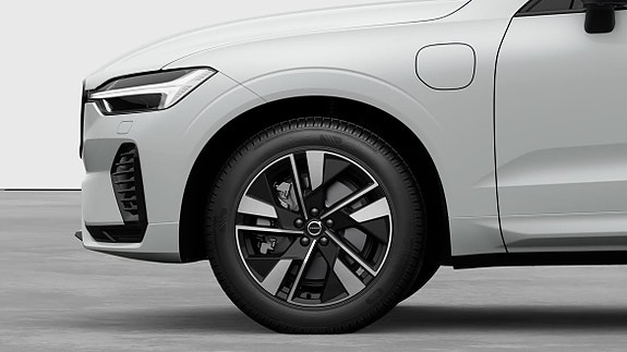 Volvo XC60 10 of 25