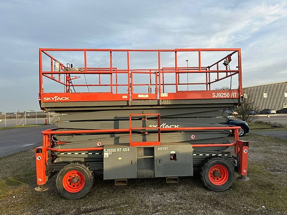 SkyJack SJ 9250 RT