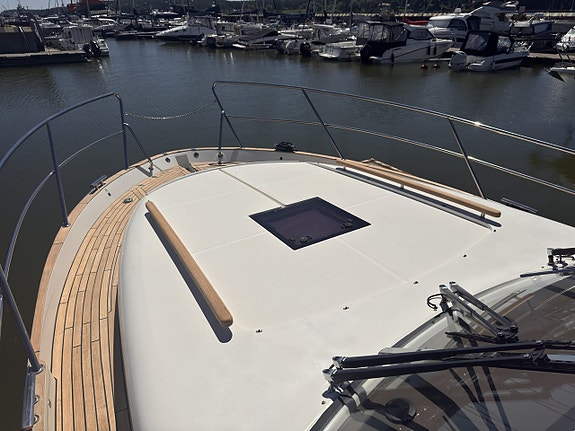 Marex 375 Marex | 2x Mercury 3,0L V6 TDI 270 4 of 5