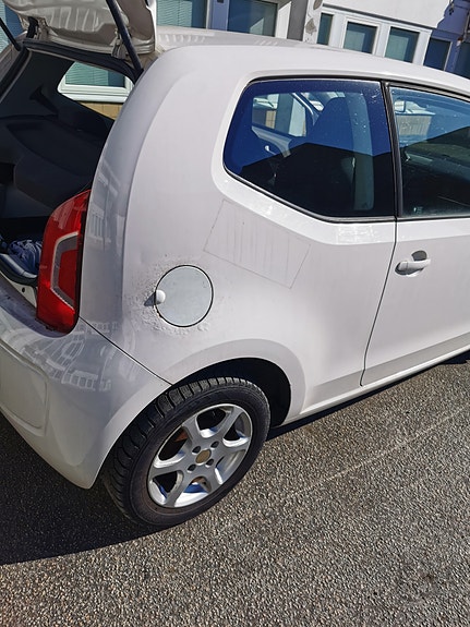 Volkswagen UP! 5 of 5